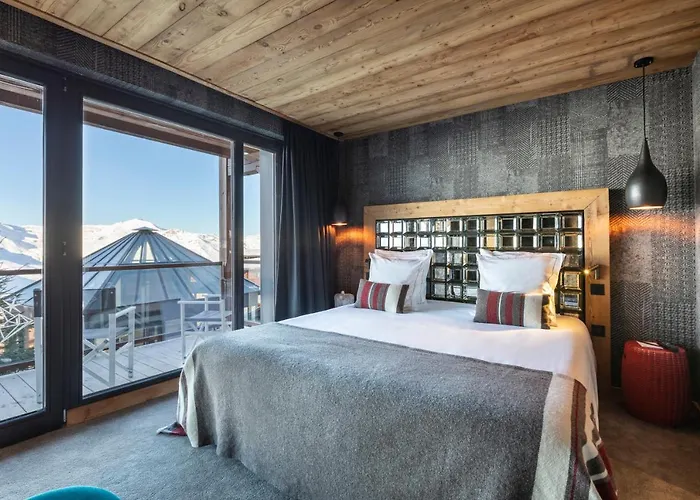 Golden Jubilee By Les Etincelles *