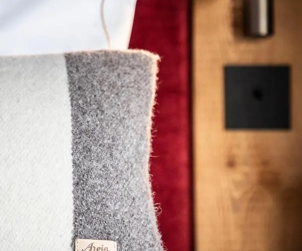 Golden Jubilee By Les Etincelles Val Thorens