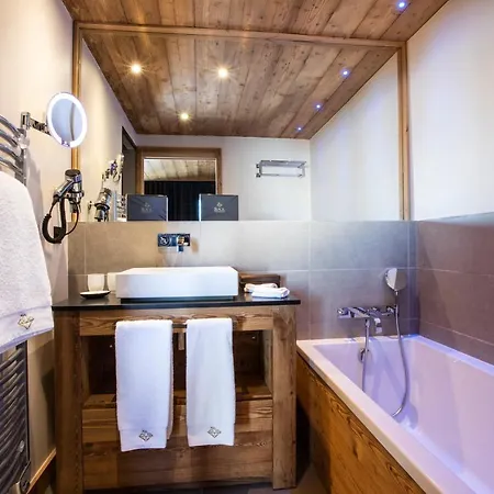 木屋 Golden Jubilee By Les Etincelles *