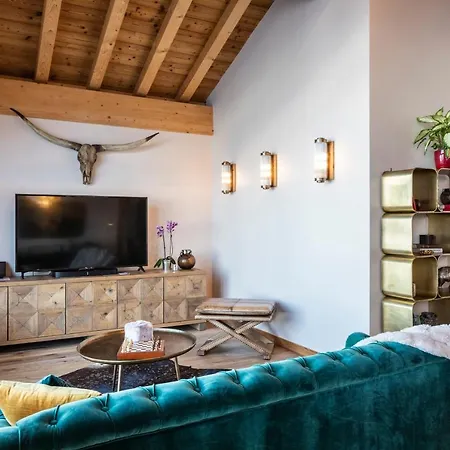 Golden Jubilee By Les Etincelles 木屋 *