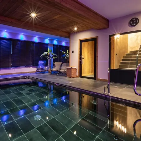 木屋 Golden Jubilee By Les Etincelles *