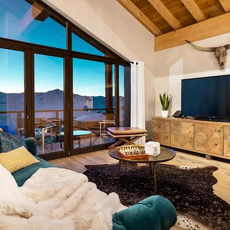 Carte Blanche Golden Jubilee Chalet *