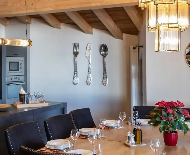 Chalet Golden Jubilee By Les Etincelles