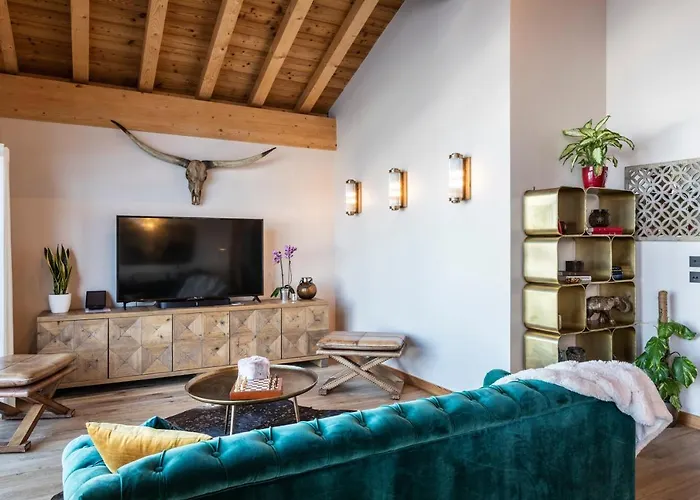 Golden Jubilee By Les Etincelles Chalet *